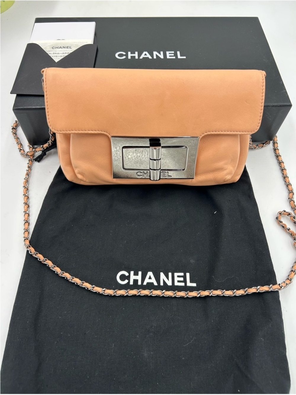 Women’s CHANEL peach leather Turlock Crossbody bag made in Italy PRISTINE